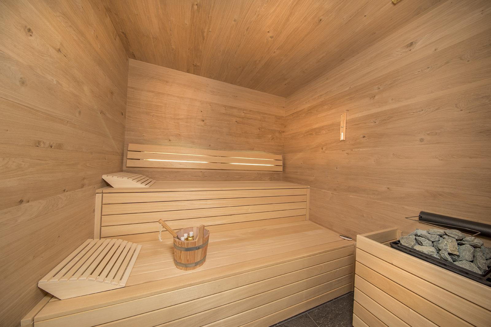 why is the best Edelweisshaus in Zillertal?