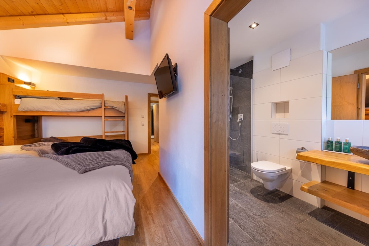 Chalet_Zillertal_Arena_XL_Zimmer_1_2_.jpg