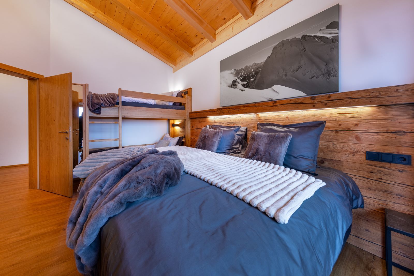 Chalet_Zillertal_Arena_1_53_.jpg Chalet_Zillertal_Arena_1_53_.jpg