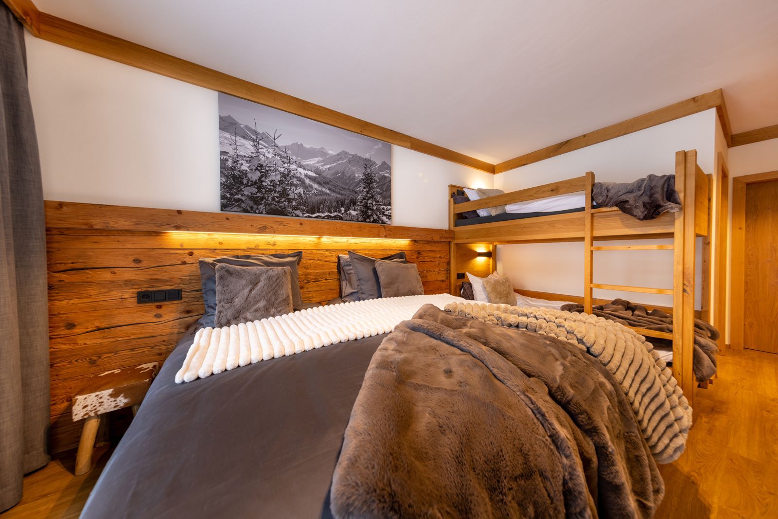 Chalet_Zillertal_Arena_1_56_.jpg Chalet_Zillertal_Arena_1_56_.jpg