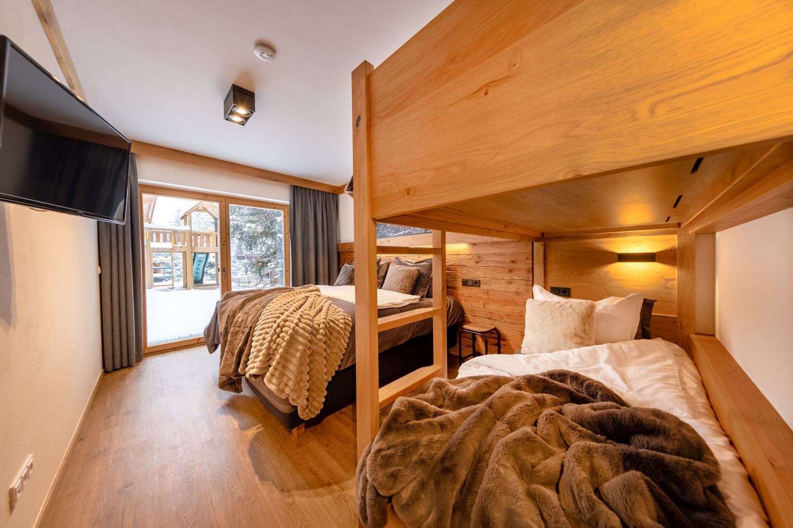 Chalet_Zillertal_Arena_1_57_.jpg Chalet_Zillertal_Arena_1_57_.jpg